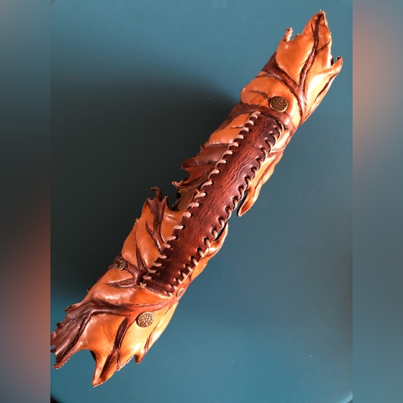 Earthly Handmade Leather Purse - Picture 2 of 6